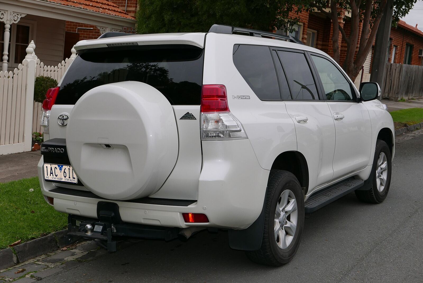 Toyota Land Cruiser Prado wagon